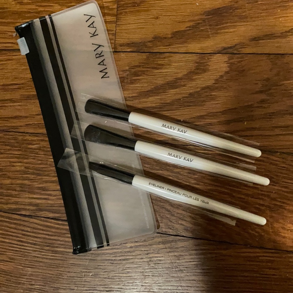 Mary Kay Brush Set